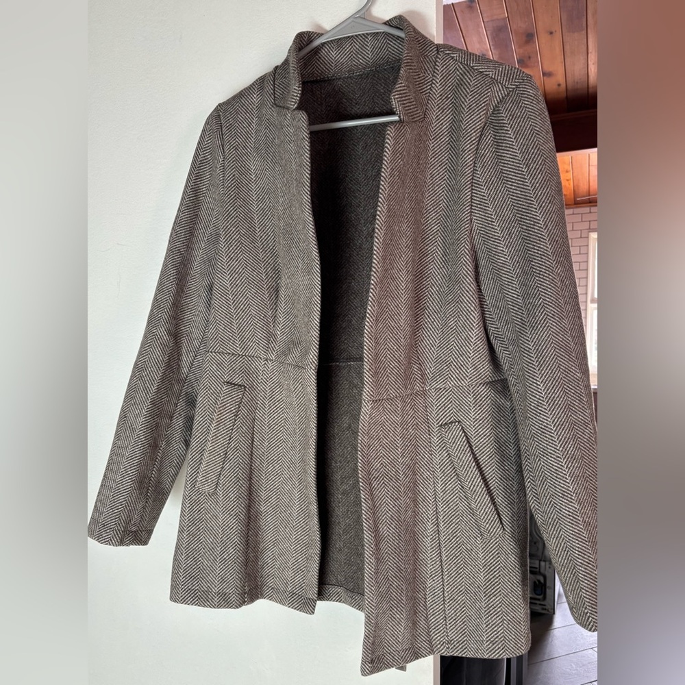 SHEIN women’s brown patterned jacket size medium
